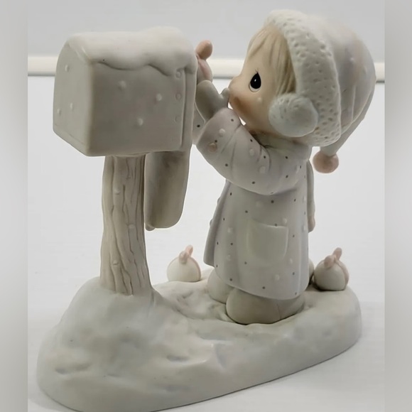 Vintage Precious Moments figurine “ I’m sending you a white Christmas “ - Picture 5 of 10